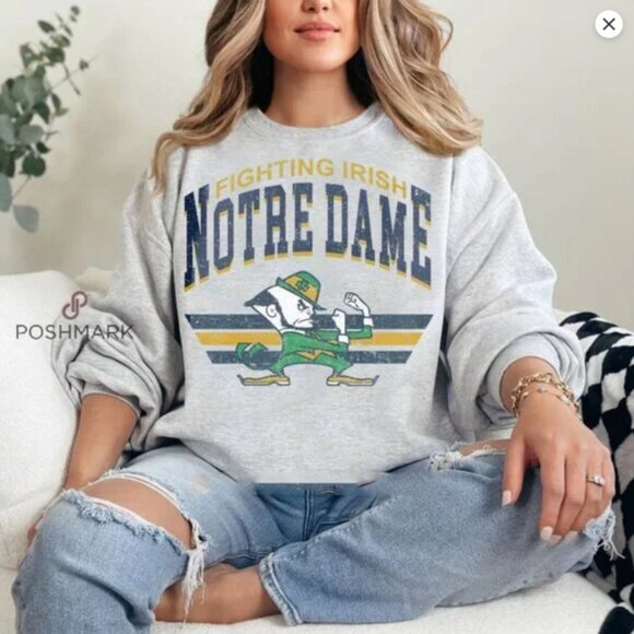 Notre Dame Fighting Irish Football NCAA Notre Dame Sweatshirt Shirt Sweater - Picture 1 of 3